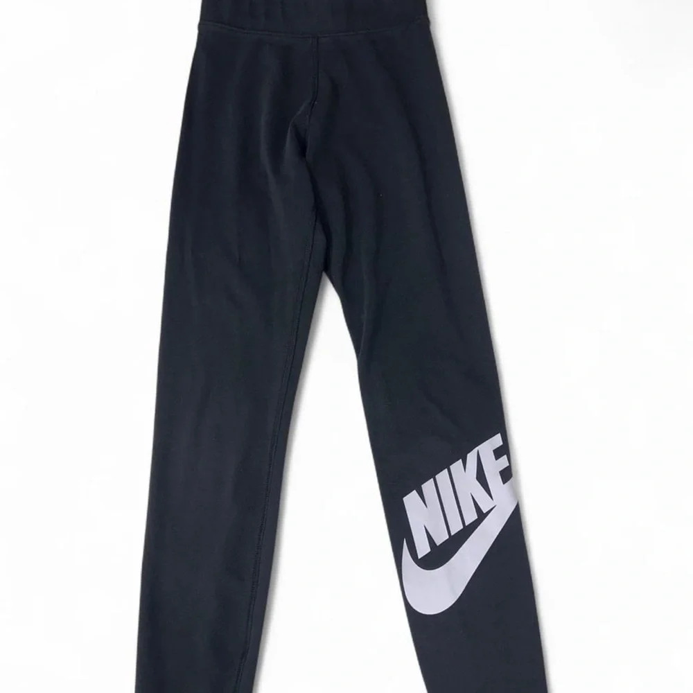 Nike Black Leggings Sleek Athletic Design